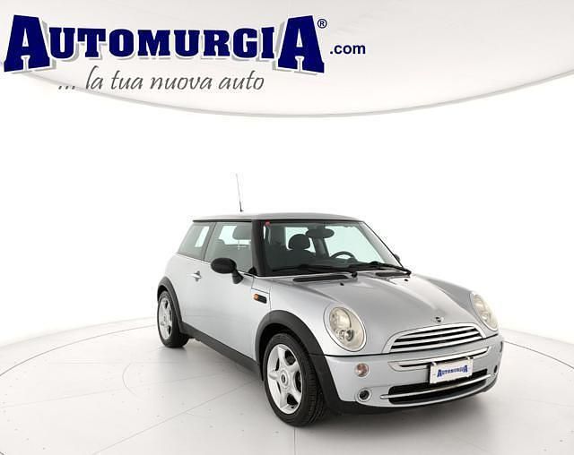 Begagnad Mini ONE 90 HK (66 kW) 2005 Silver Halvkombi