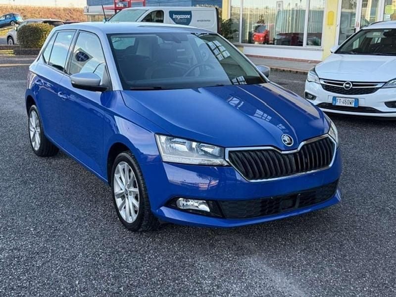 Usata Skoda Fabia 110 CV (80 kW) 2019 Blu mediterraneo Berlina