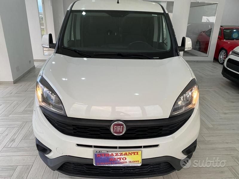 Usata Fiat Doblò 105 CV (77 kW) 2020 Bianco Monovolume