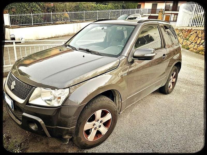 Grigio Usata 2009 Suzuki Grand Vitara SUV | 4700 € (Super prezzo) - Immagine 1/4