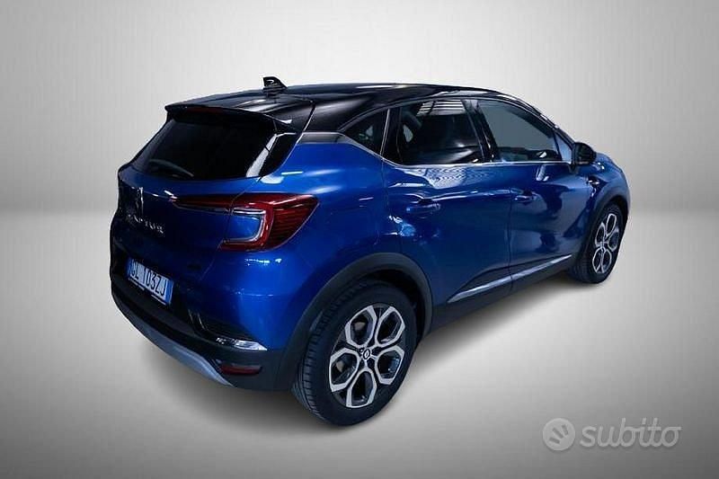 Usata Renault Captur Techno 145 CV (106 kW) 2023 Grigio SUV