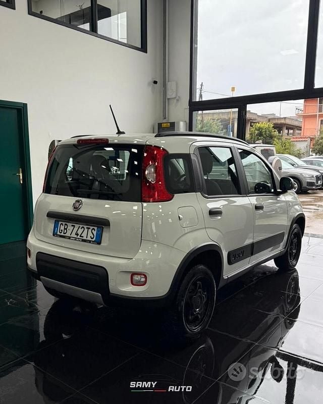 Usata Fiat Panda 4x4 S 86 CV (63 kW) 2020 Bianco Utilitaria