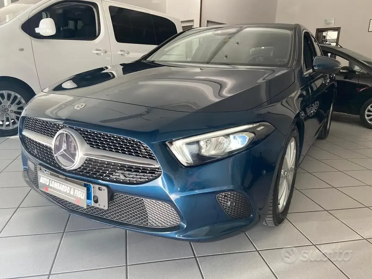 Usata Mercedes A180 116 CV (85 kW) 2019 Bluazzurro Berlina