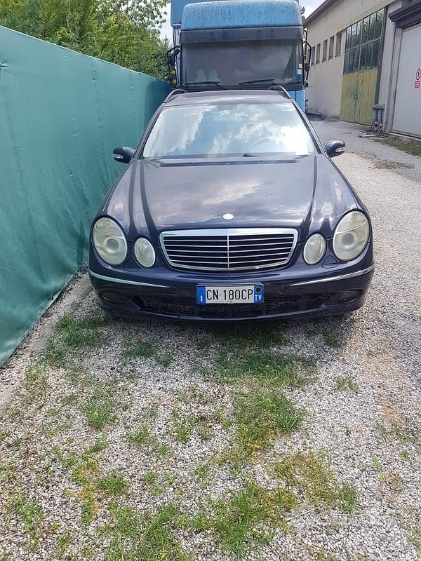 Usata Mercedes E270 2004 Blu Station wagon
