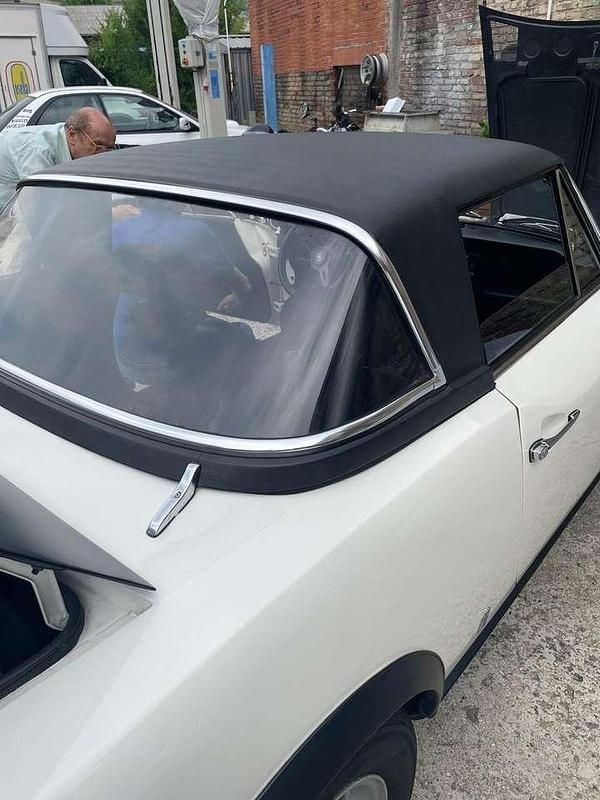 Usata Abarth 124 Spider 131 CV (96 kW) 1975 Cofani neri