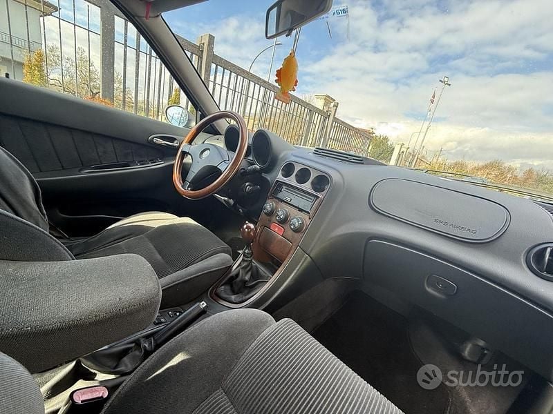 Usata Alfa Romeo 156 110 CV (80 kW) 2001 Blu Berlina