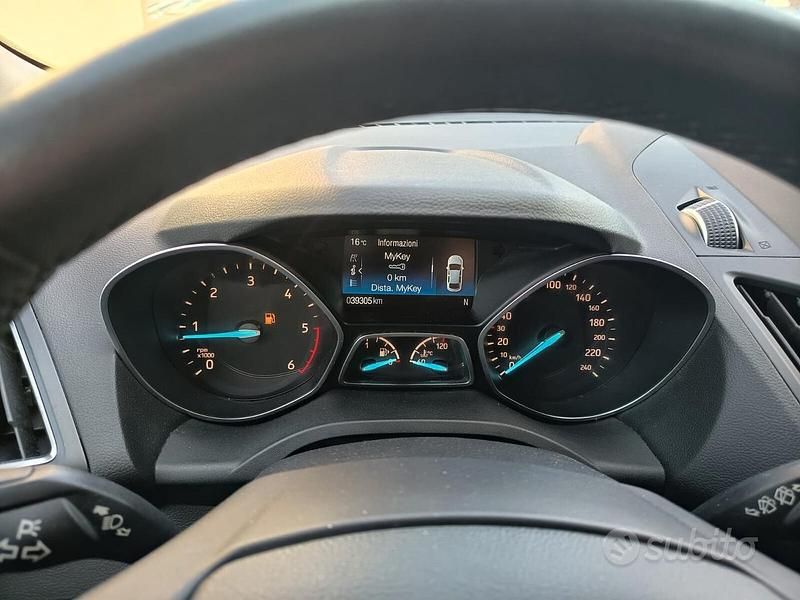 Usata Ford Kuga Titanium 120 CV (88 kW) 2018 Bianco SUV