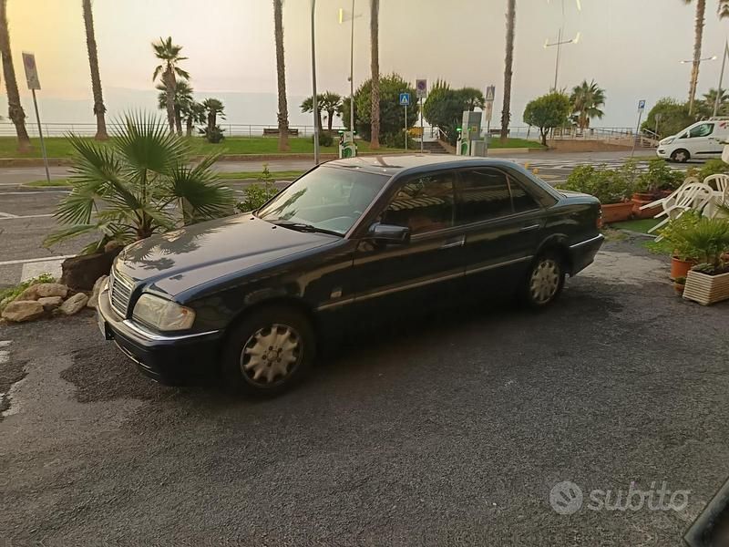 Usata Mercedes C250 1997 Blu Berlina