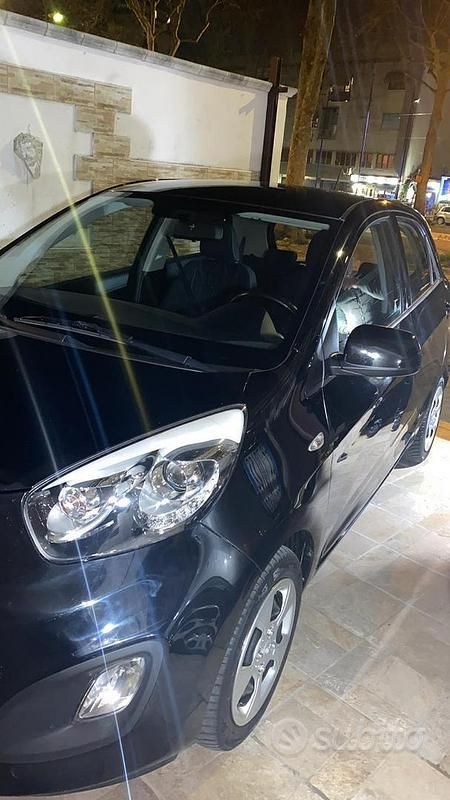 Usata Kia Picanto 67 CV (49 kW) 2015 Nero Utilitaria