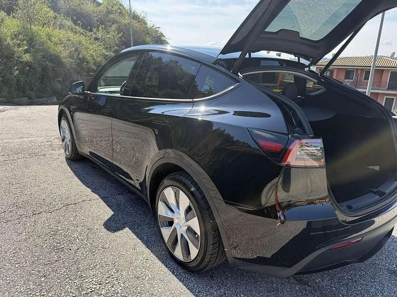 Usata 2023 Tesla Model Y Performance SUV | 32.000 € (Super prezzo) - Immagine 1/4