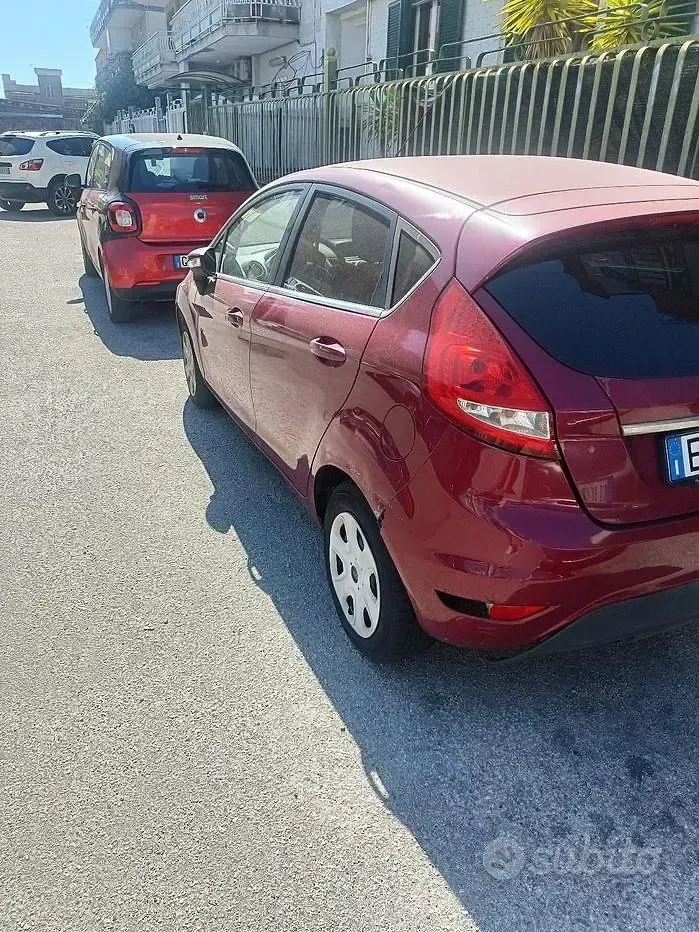 Usata Ford Fiesta 97 CV (71 kW) 2010 Viola Berlina