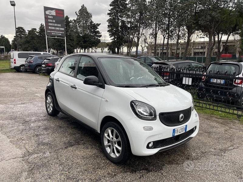 Usata Smart ForFour Passion 70 CV (51 kW) 2018 Bianco Utilitaria
