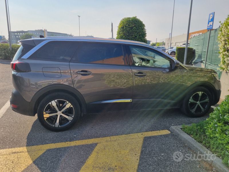 Usata Peugeot 5008 Allure 131 CV (96 kW) 2018 Grigio Monovolume