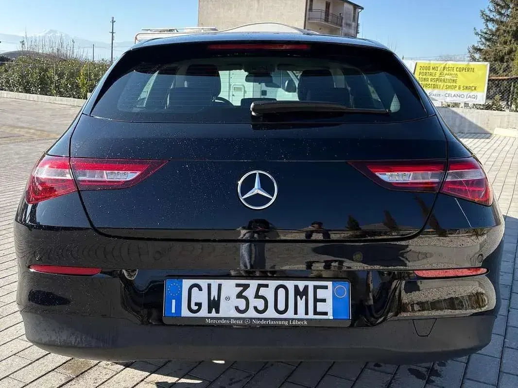 Usata Mercedes CLA180 Shooting Brake Executive 116 CV (85 kW) 2023 Nero Station wagon