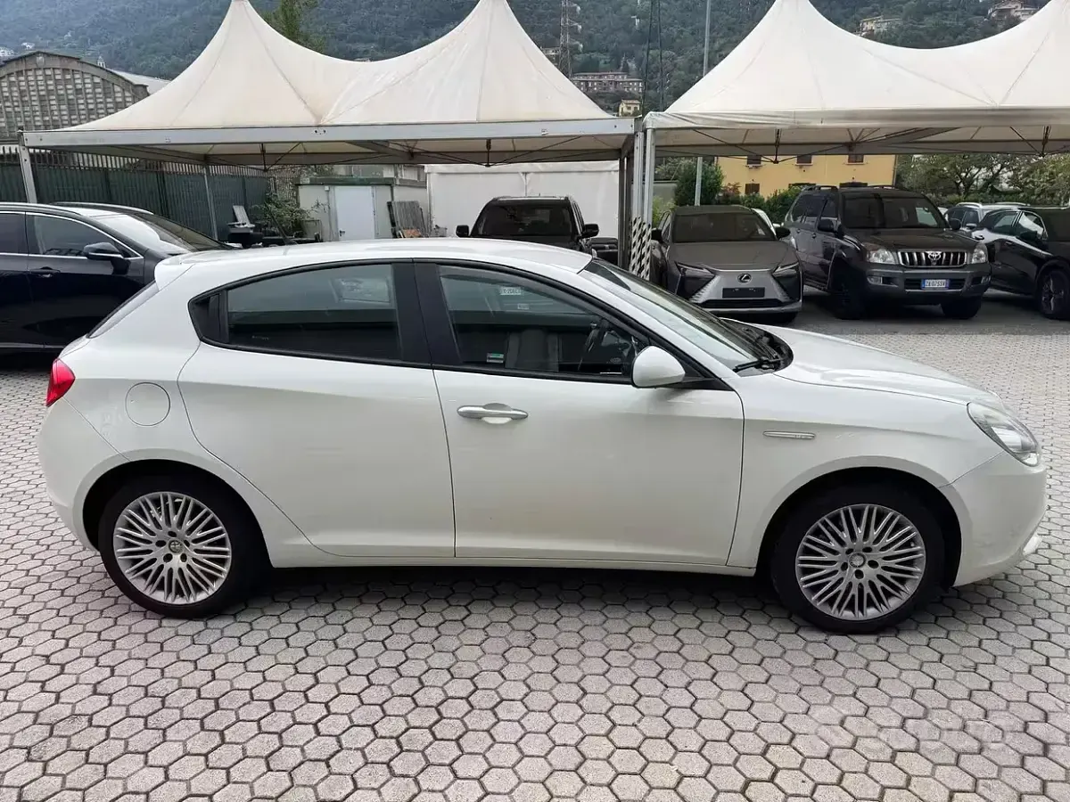 Usata Alfa Romeo Giulietta 170 CV (125 kW) 2011 Utilitaria