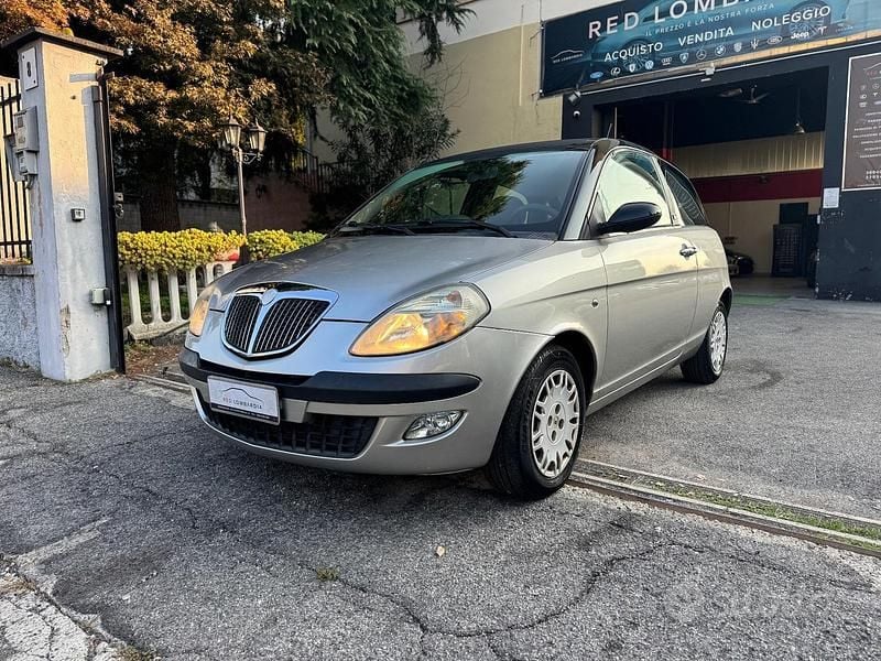 Usata Lancia Ypsilon 77 CV (56 kW) 2007 Grigio Utilitaria