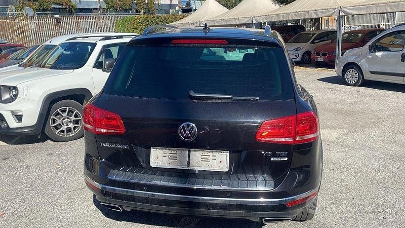 Usata VW Touareg 204 CV (150 kW) 2015 Nero SUV