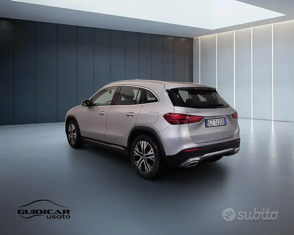 Usata Mercedes GLA180 Advanced 116 CV (85 kW) 2025 Argento SUV