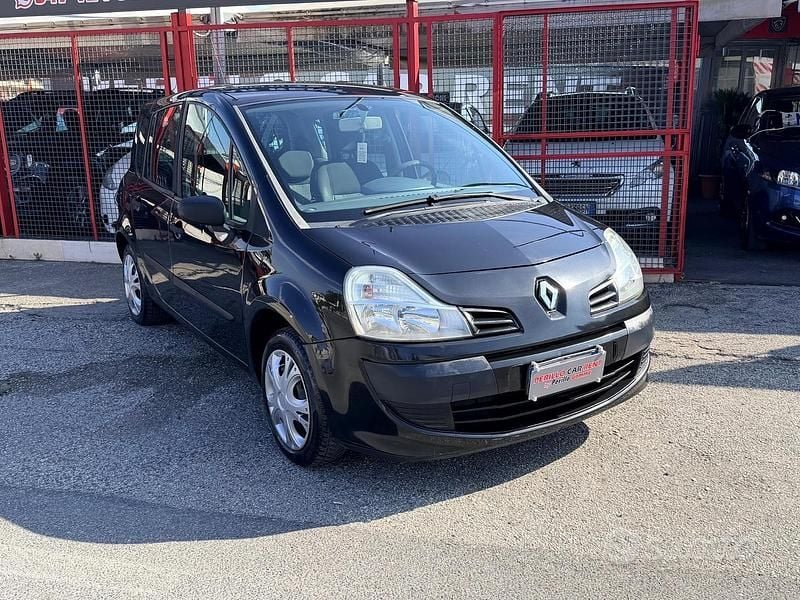 Usata Renault Modus Dynamique 74 CV (54 kW) 2009 Nero Monovolume