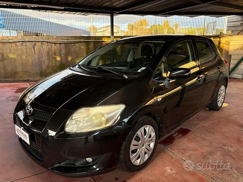 Usata Toyota Auris 89 CV (65 kW) 2007 Nero Utilitaria