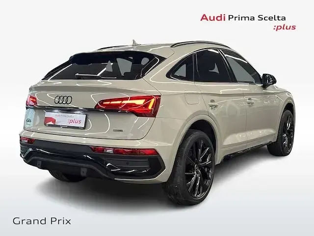 Nuova Audi Q5 Ambiente 204 CV (150 kW) 2025 Colore carrozzeria personalizzato audi exclusive SUV