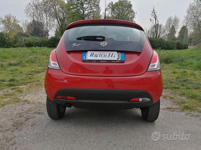 Usata Lancia Ypsilon Gold 85 CV (62 kW) 2014 Rosso Utilitaria