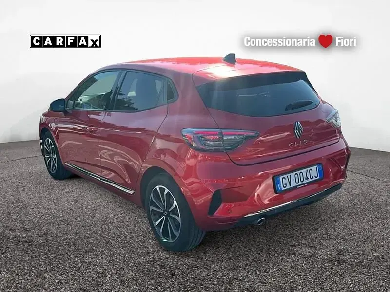 Usata Renault Clio V Techno 101 CV (74 kW) 2024 Rosso Utilitaria