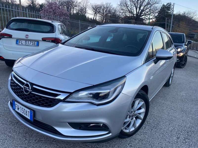 Usato 2019 Opel Astra 1.6 Diesel 136 CV (12.000 €)
