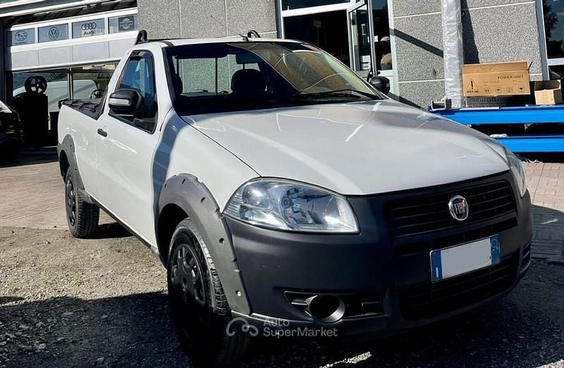 Usata Fiat Strada Trekking 95 CV (69 kW) 2012 Bianco Pick-up