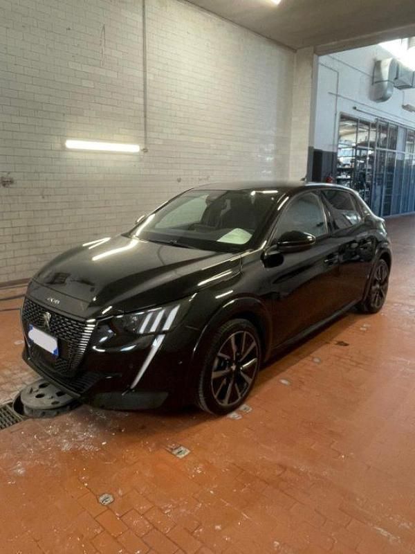 Usata Peugeot 208 GT 102 CV (75 kW) 2022 Nero Utilitaria