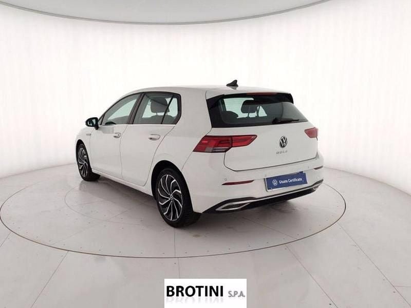 Usata VW Golf VIII Style 131 CV (96 kW) 2021 Bianco pastello Berlina