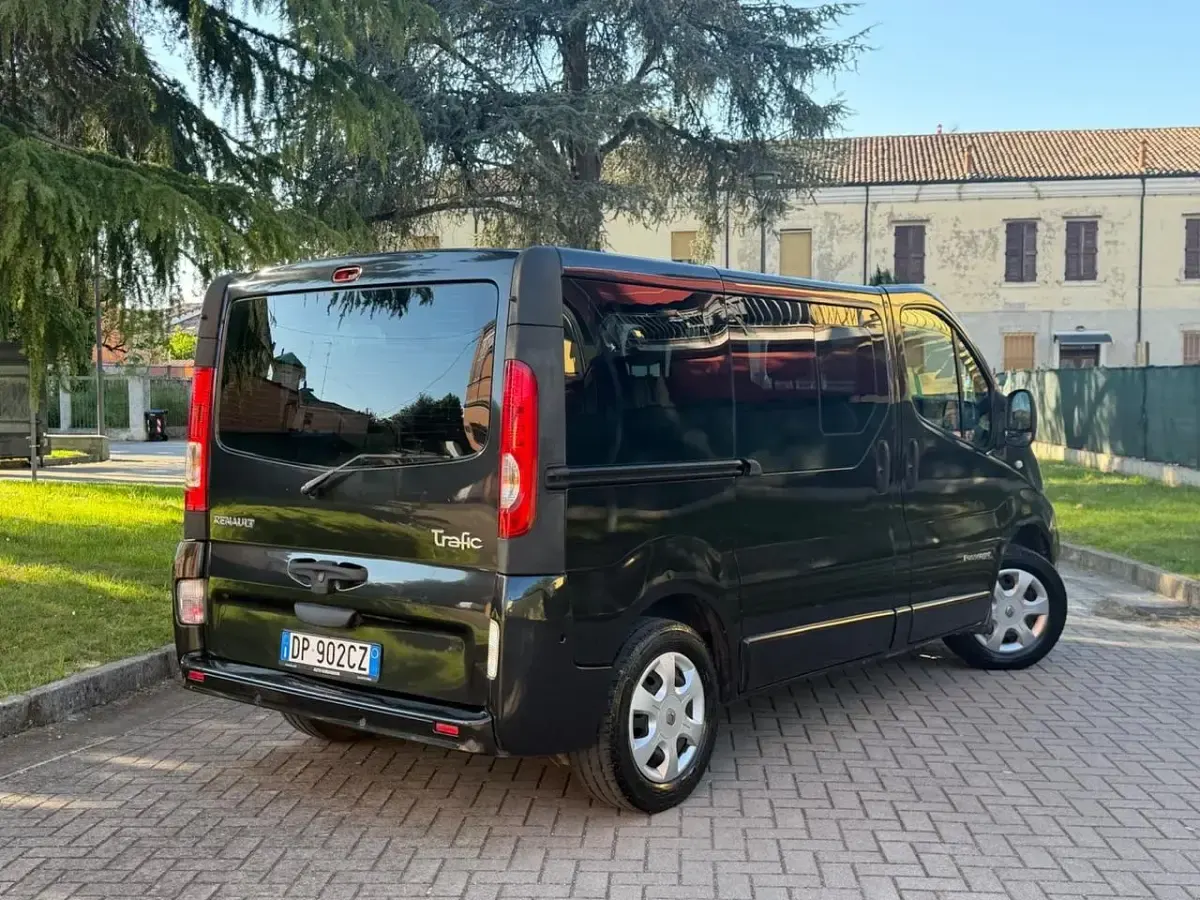 Usata Renault Trafic 114 CV (83 kW) 2008 Nero Monovolume