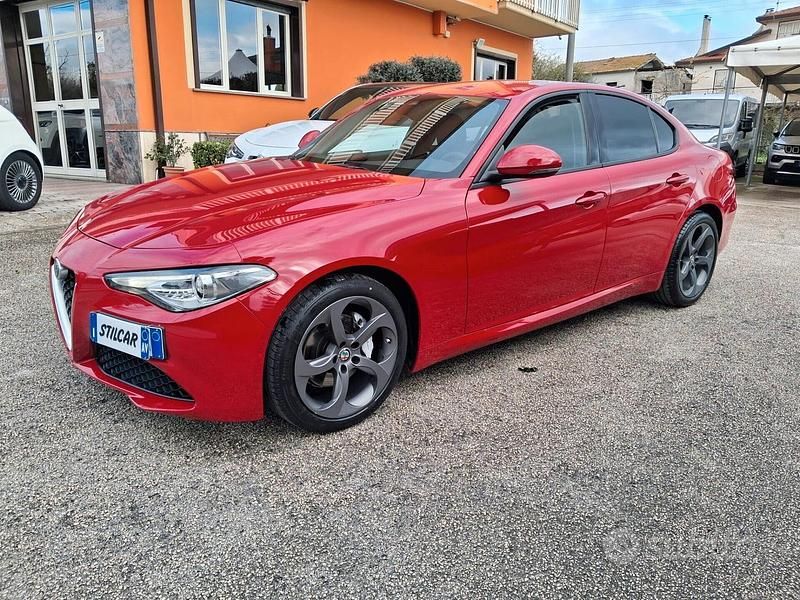 Usata Alfa Romeo Giulia Tech Edition 160 CV (117 kW) 2019 Rosso Berlina
