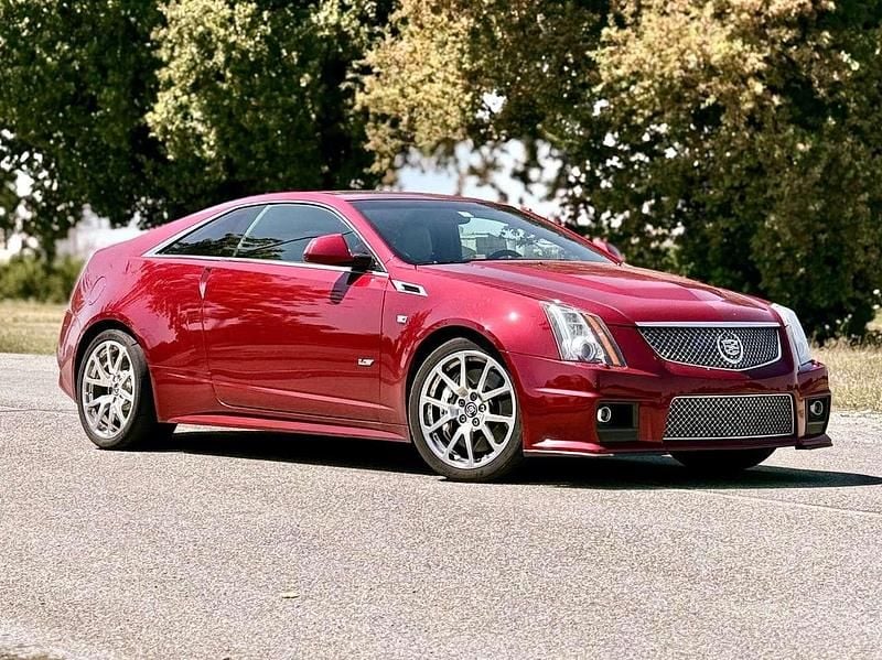 Usata Cadillac CTS 564 CV (414 kW) 2011 Crystal red metallic Coupé