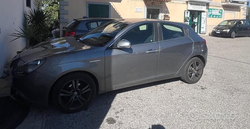 Usata Alfa Romeo Giulietta 120 CV (88 kW) 2016 Grigio Utilitaria