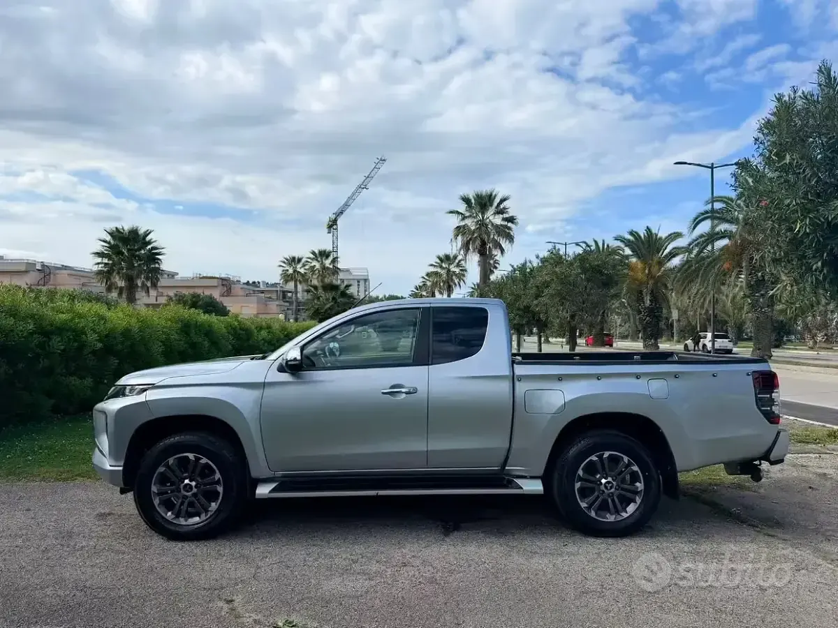 Usata Mitsubishi L200 Intense 150 CV (110 kW) 2020 Grigio Pick-up
