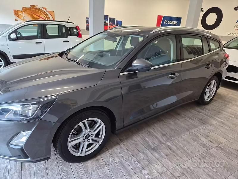 Usata Ford Focus Business Edition 120 CV (88 kW) 2021 Grigio Station wagon