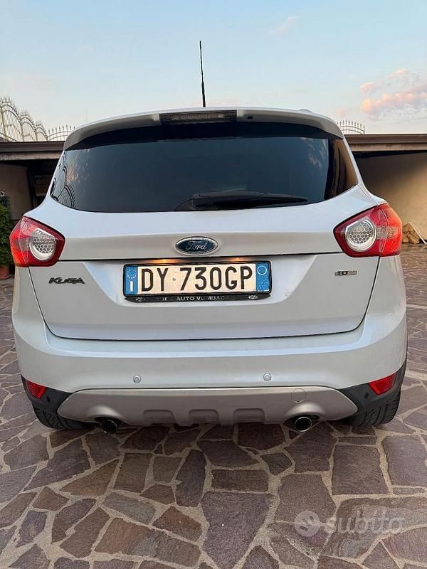 Usata Ford Kuga 140 CV (102 kW) 2009 Bianco SUV