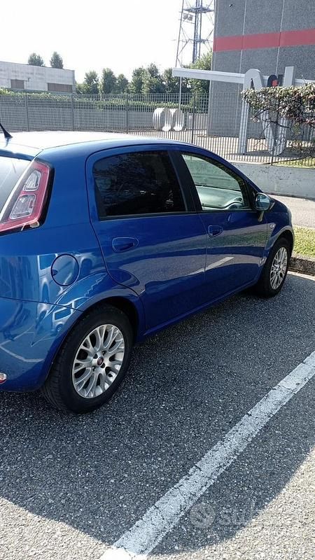 Usata Fiat Punto 2011 Blu Utilitaria