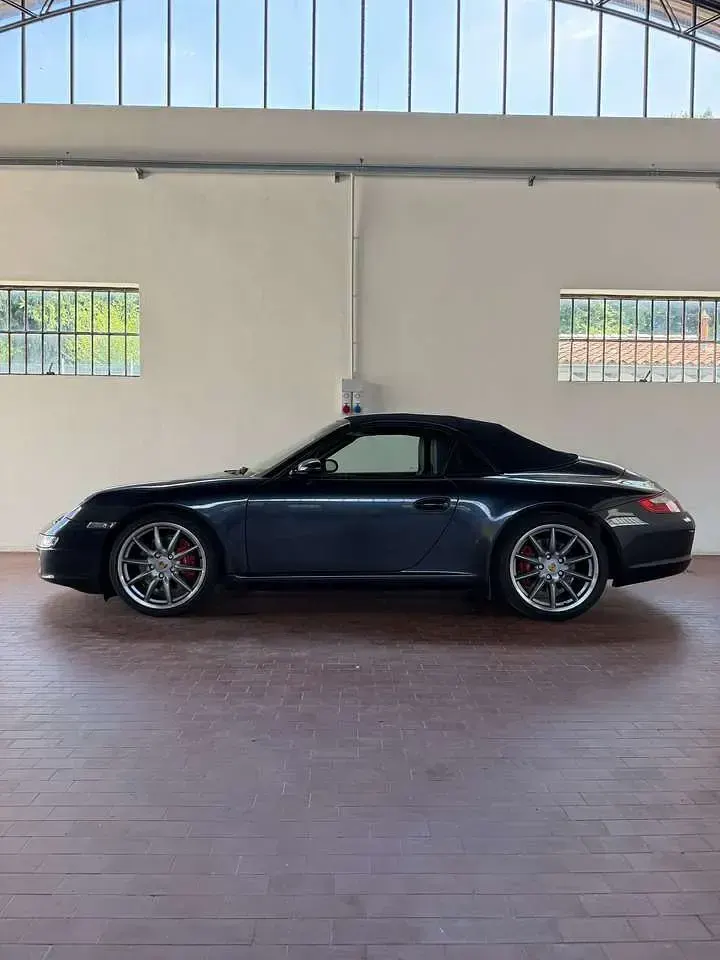Usata Porsche 997 355 CV (261 kW) 2006 Grigio atas metalizzato Cabrio