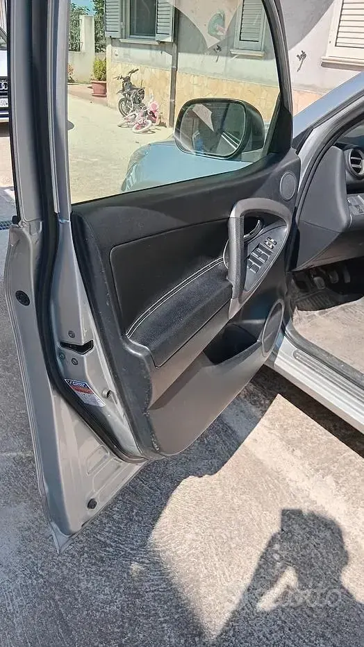 Usata Toyota RAV4 136 CV (100 kW) 2009 Grigio SUV