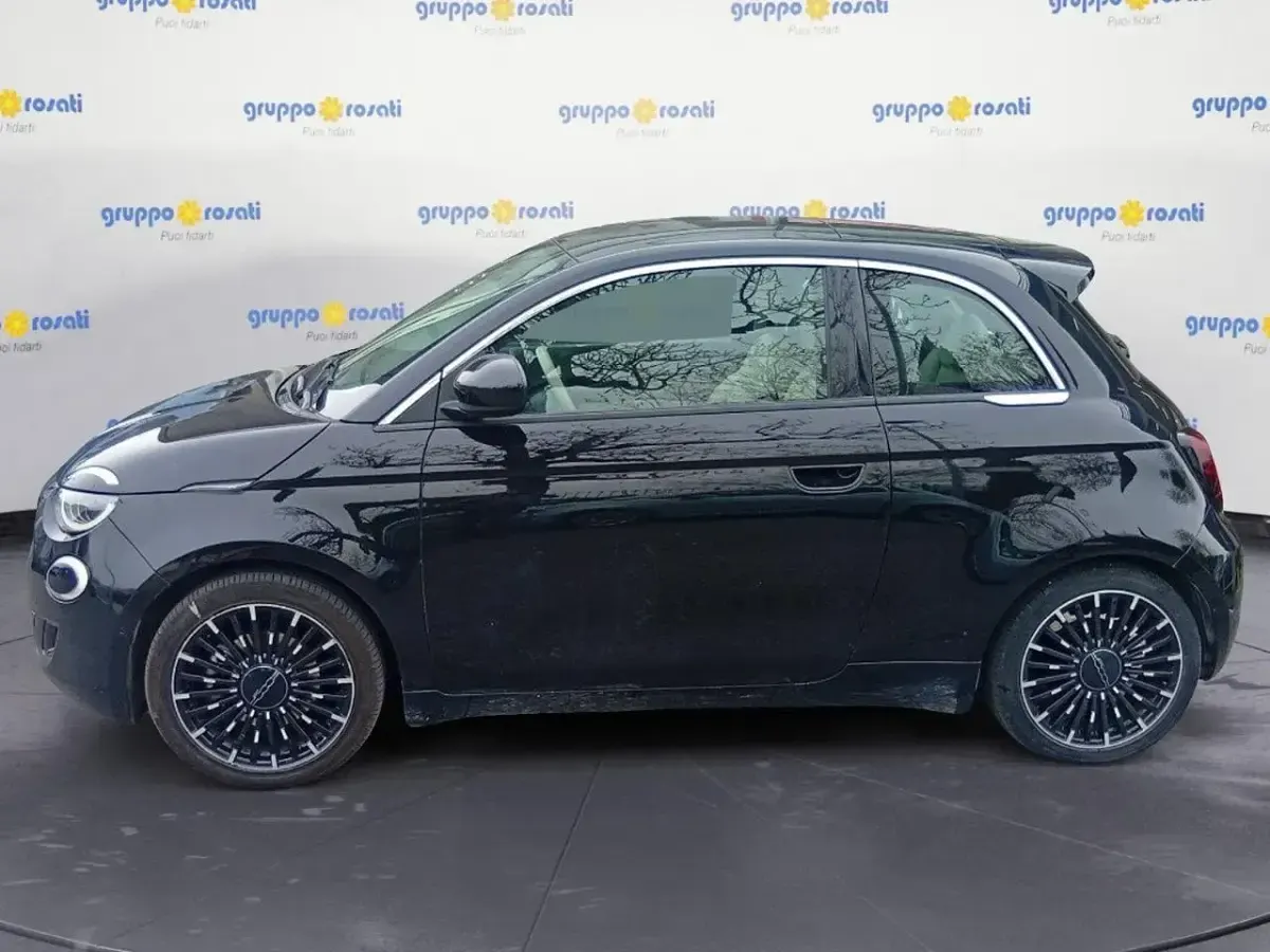 Second-hand Fiat 500e La Prima 86 kW (118 CP) 2021 Negru Hatchback