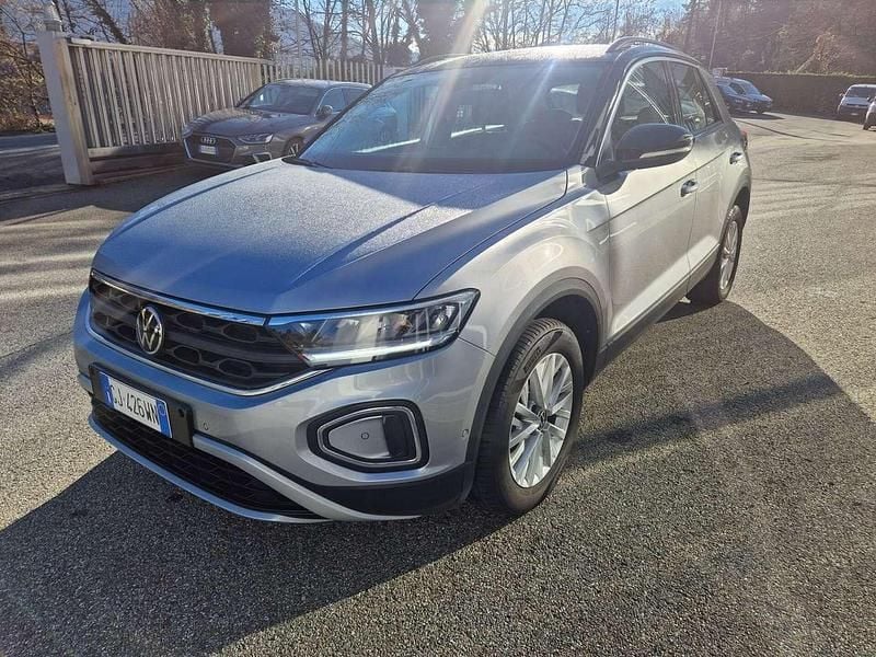 Usata VW T-Roc Life 116 CV (85 kW) 2022 Argento SUV