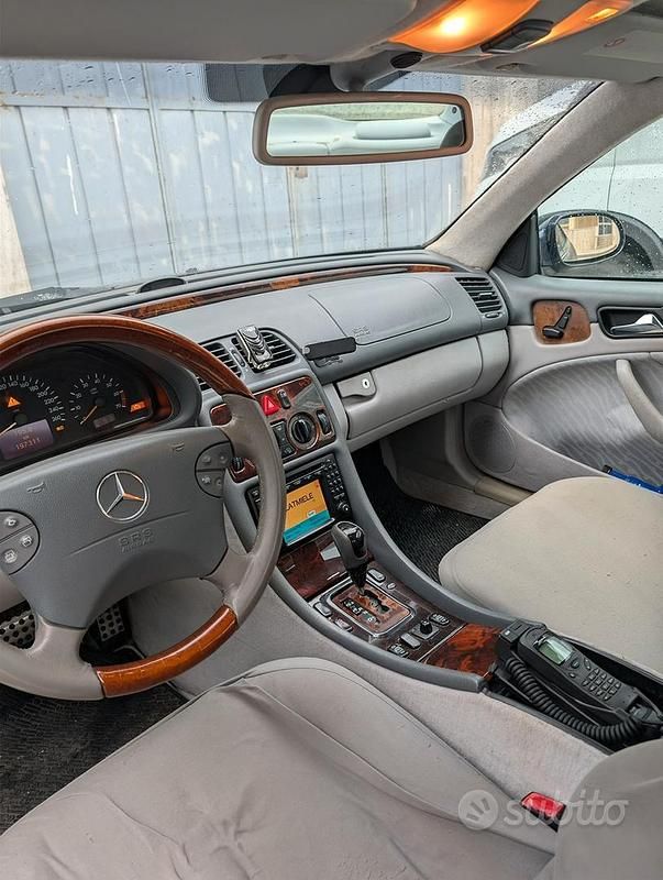 Usata Mercedes CLK320 218 CV (160 kW) 2000 Blu Coupé