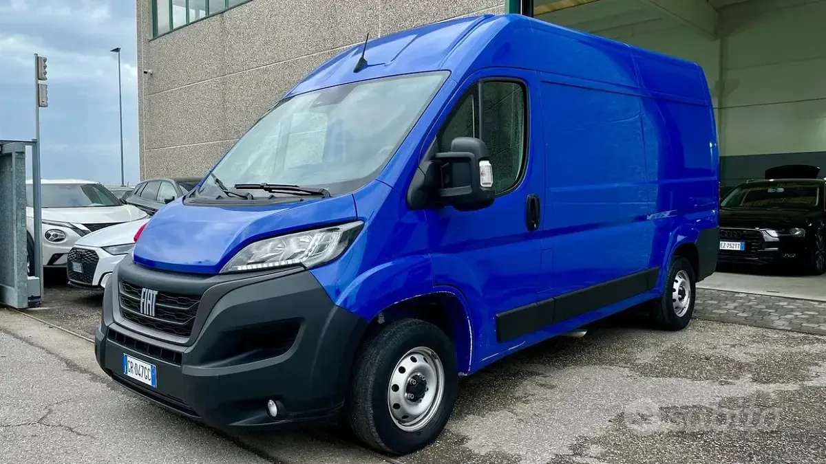 Usata Fiat Ducato 33 140 CV (102 kW) 2023 Bluazzurro Furgone