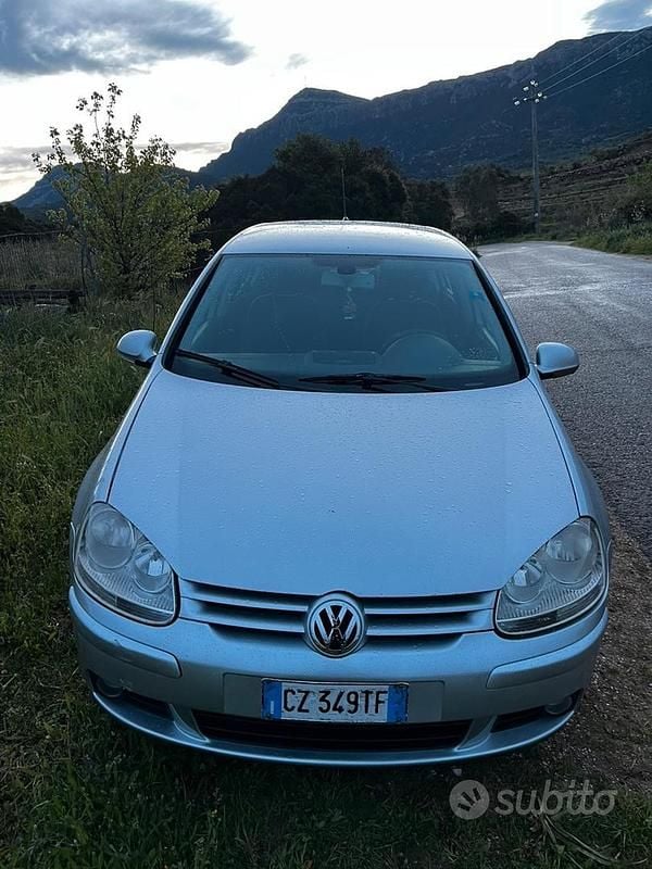 Usata VW Golf IV 105 CV (77 kW) 2005 Grigio Berlina