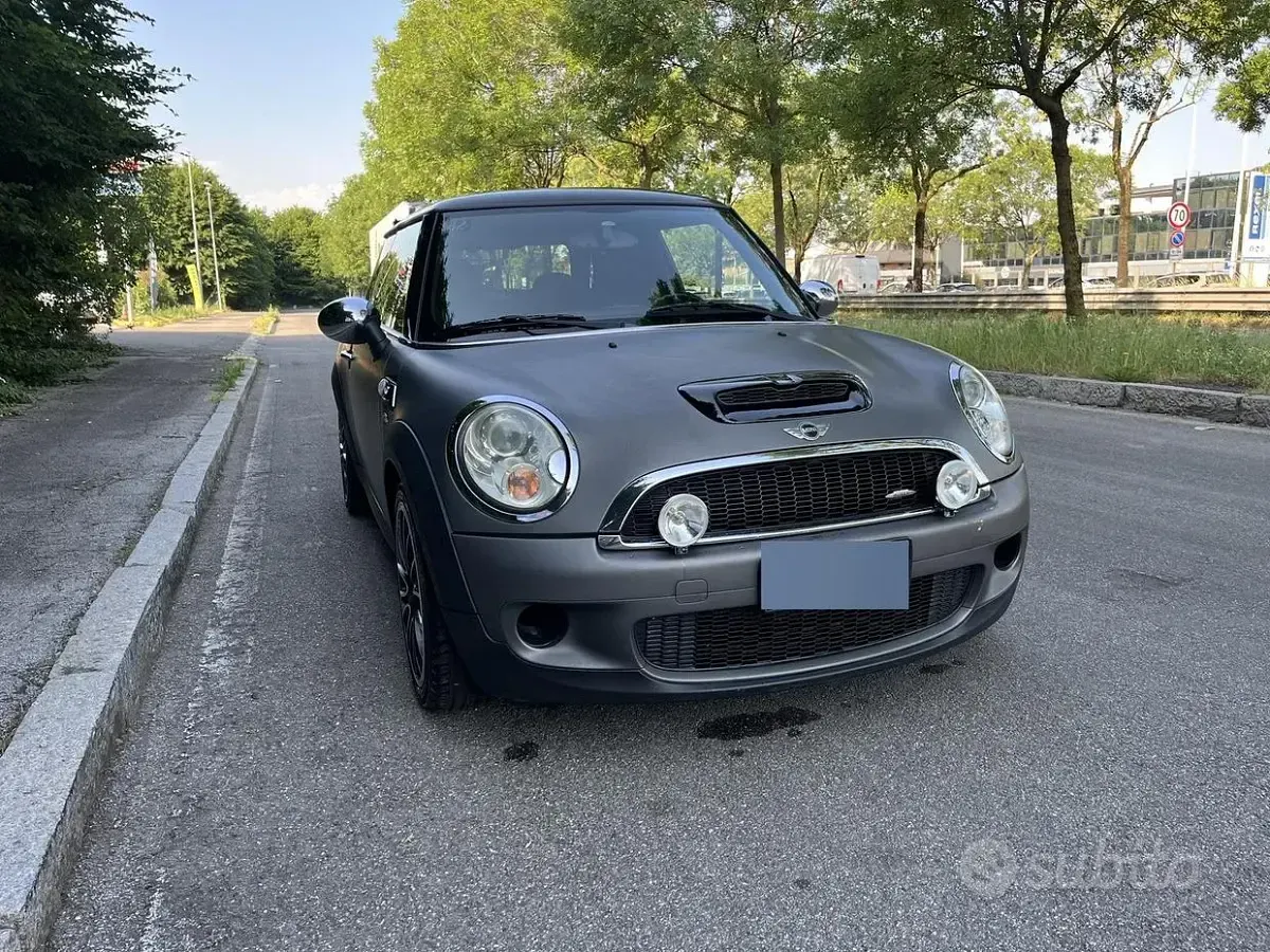 Usata Mini Cooper 175 CV (128 kW) 2007 Nero Utilitaria