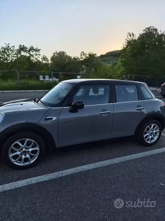 Usata Mini Cooper D 116 CV (85 kW) 2017 Grigio Utilitaria