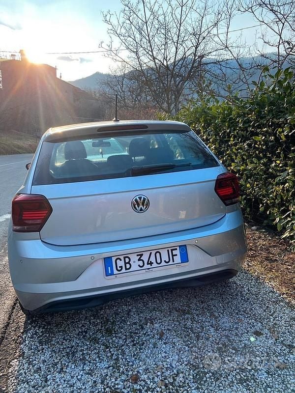 Usata VW Polo Sportline 95 CV (69 kW) 2020 Grigio Berlina