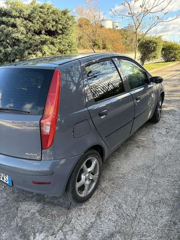 Usata Fiat Punto 69 CV (50 kW) 2005 Berlina